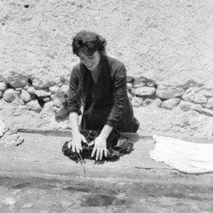 Astrid von Luttitz - Spanien - Waschfrau in Estepona an der Costa del Sol 1969