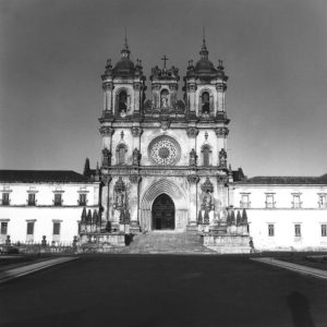 Astrid von Luttitz - Portugal - Mosteiro de Alcobaça: Die Abtei in Alcobaça ist ein ehemaliges Zisterzienserkloster wird auch die königliche Abtei von Alcobaça genannt. Es ist eine der größten Klosteranlagen Portugals.